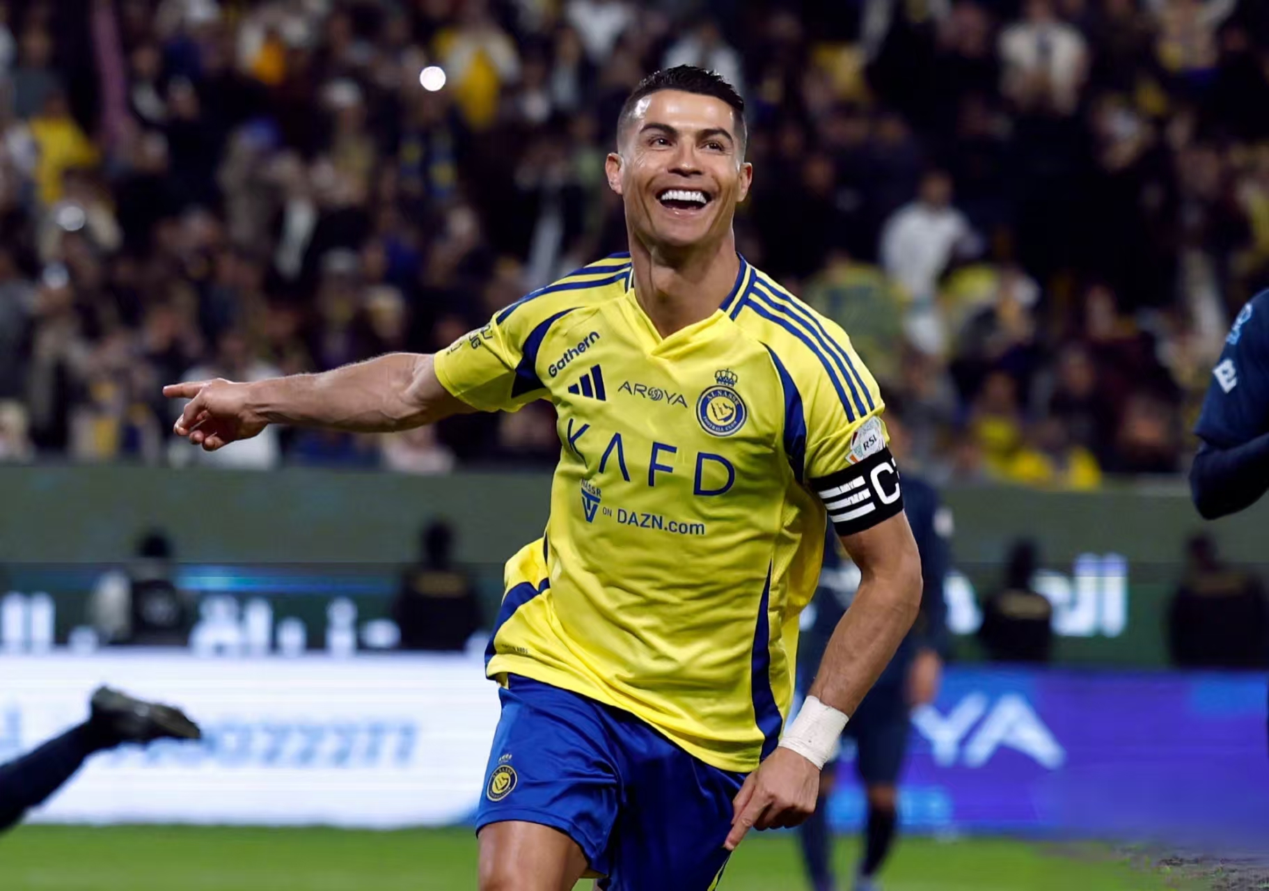Ronaldo renova contrato com o Riyadh Victory e aguarda com expectativa o amanhecer final da vitória